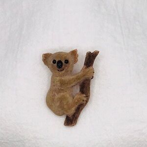 VINTAGE Brooch Koala Bear Flocked Velvet Animal Australia Resin Brown